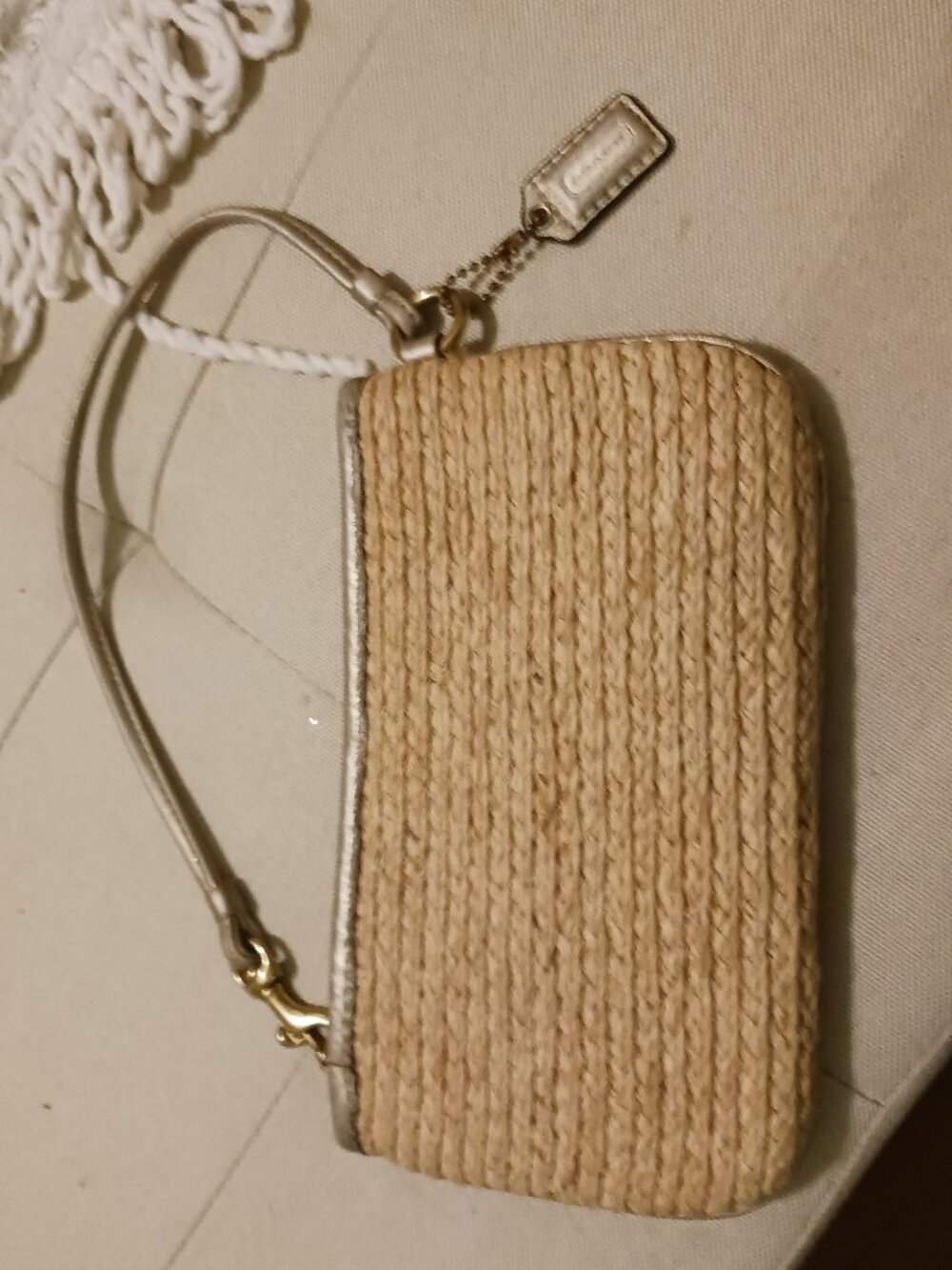 Cute Coach Wristlet Woven Straw and Flower - Picture 3 of 6